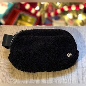 Lululemon Fleece Everywhere Belt Bag 1L, black.